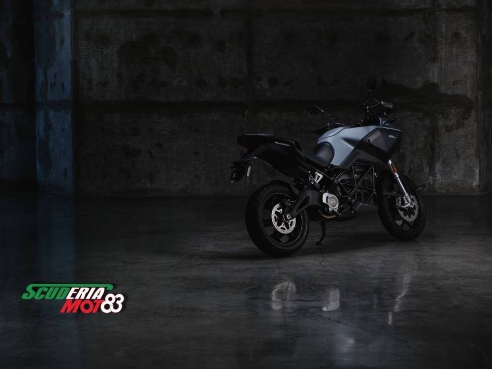 1600x900MY24DSRStudio1779jpg_659d1cd3db1c7